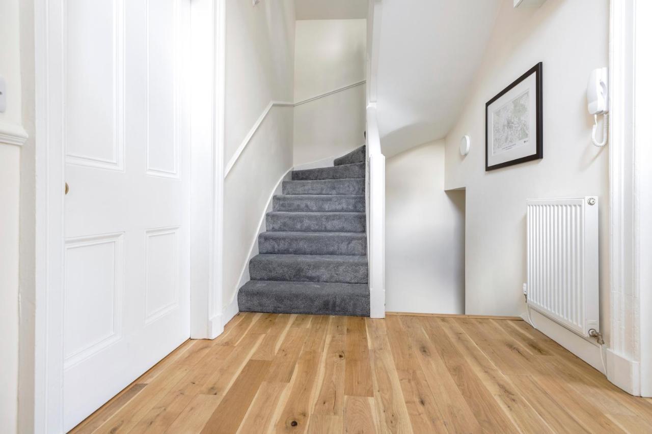 2 Bedroom Apartment On Peebles High Street Dış mekan fotoğraf