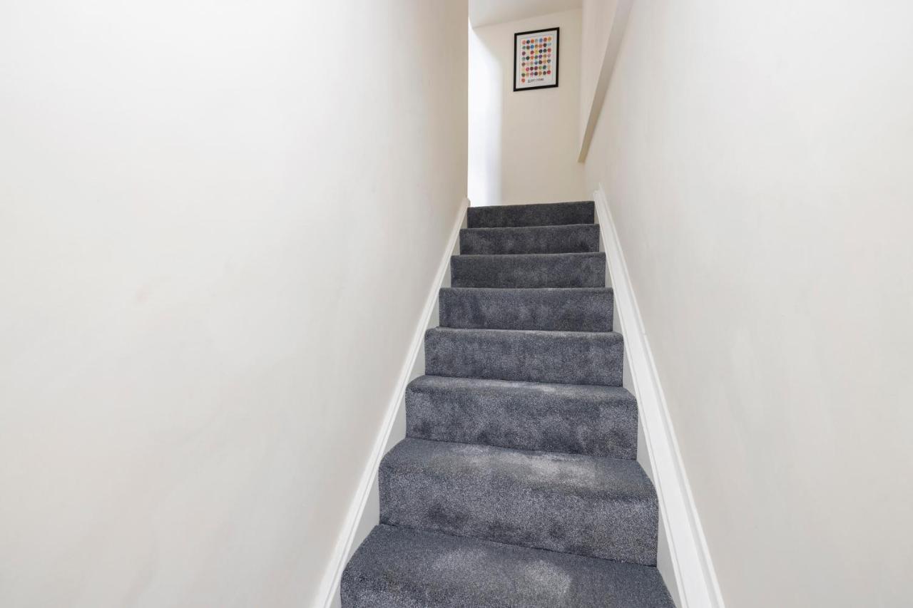 2 Bedroom Apartment On Peebles High Street Dış mekan fotoğraf